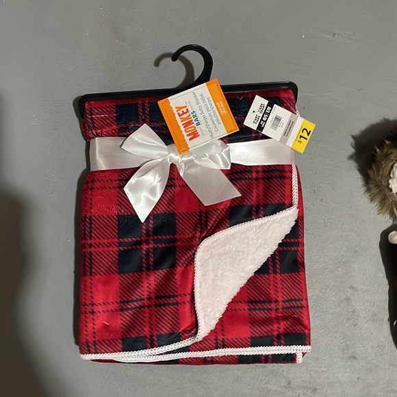 Baby Blanket with Hat & Mitt set - Picture 2 of 5